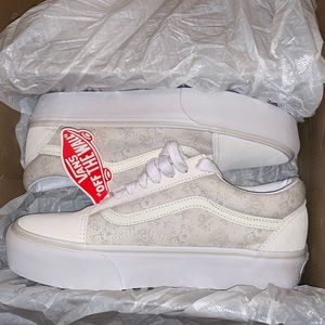 NWT Platform Vans Marshmallow w box